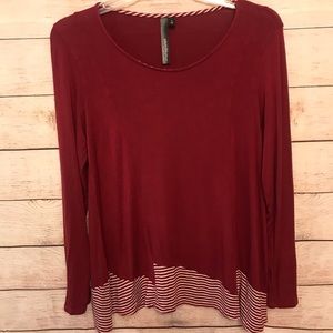 ellumiNation by Nikki H Parker Burgundy Top Sz L